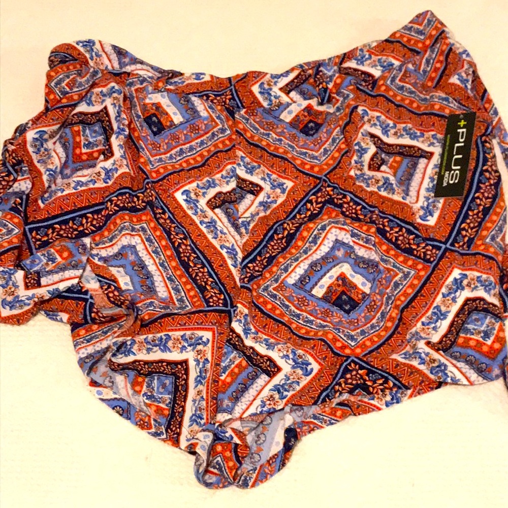 Plus Size Women's Paisley Print Shorts - Orange & Blue
